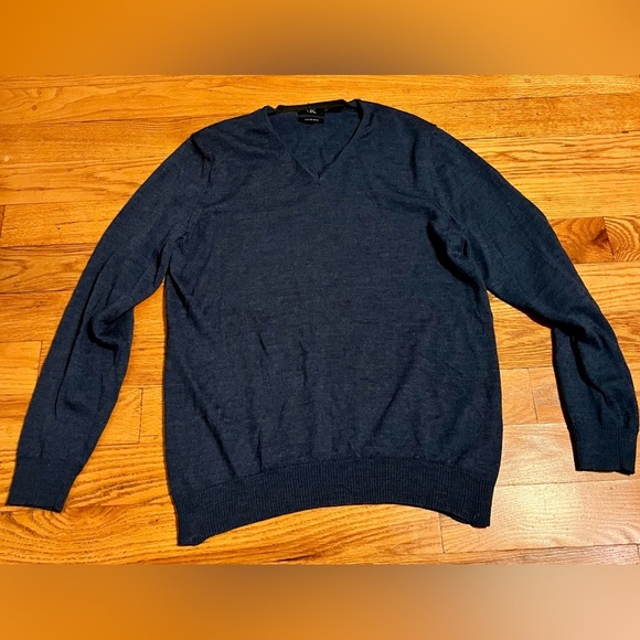 Calvin Klein Sweaters - Calvin Klein Blue Extra Fine Merino Wool Knitwear V Neck SZ L Tailored Classic